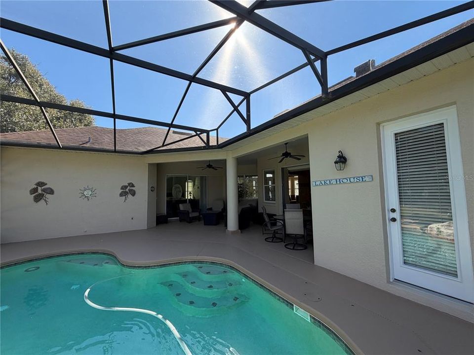 Active With Contract: $799,000 (3 beds, 3 baths, 2678 Square Feet)