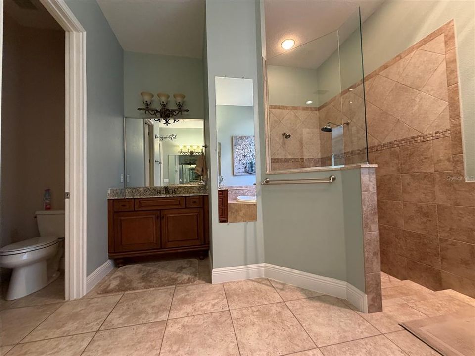 Active With Contract: $799,000 (3 beds, 3 baths, 2678 Square Feet)