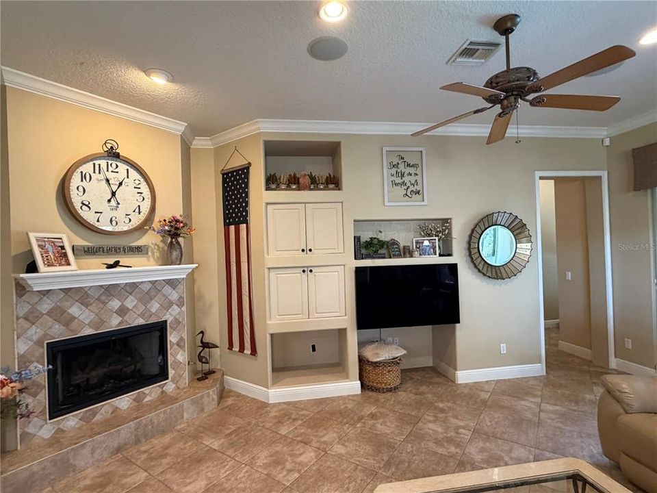 Active With Contract: $799,000 (3 beds, 3 baths, 2678 Square Feet)