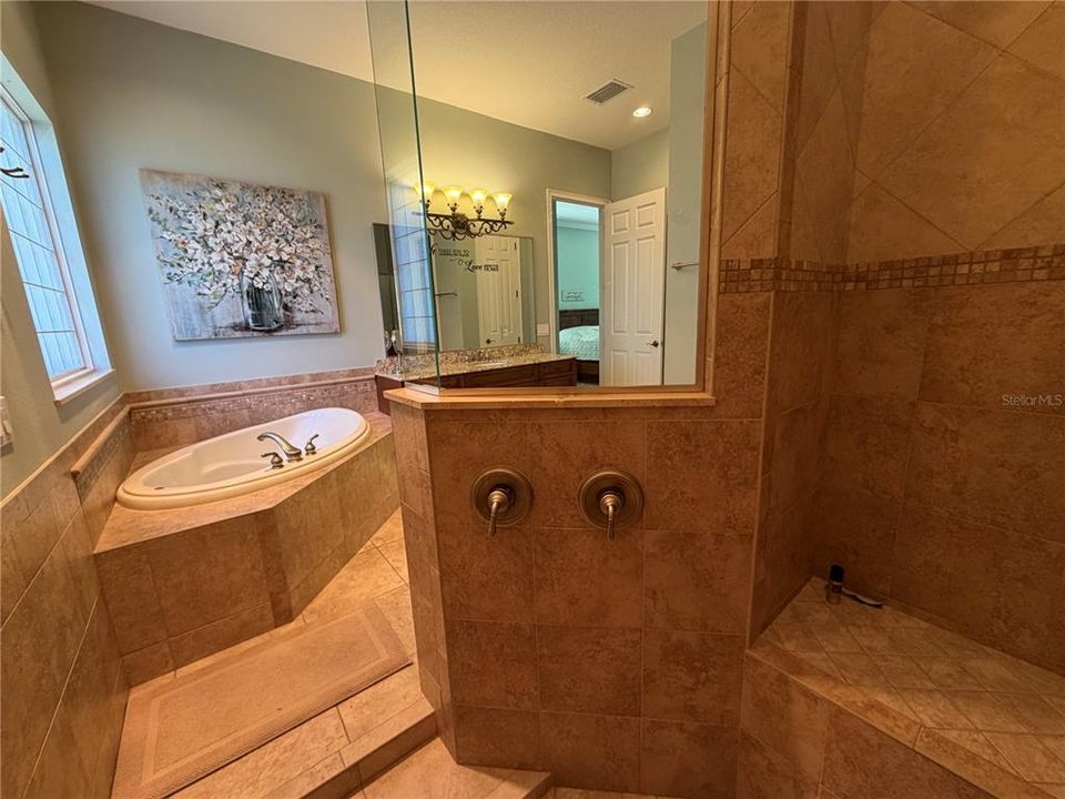 Active With Contract: $799,000 (3 beds, 3 baths, 2678 Square Feet)