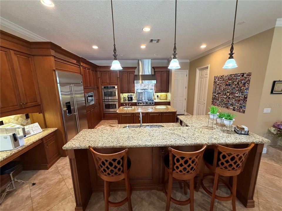 Active With Contract: $799,000 (3 beds, 3 baths, 2678 Square Feet)