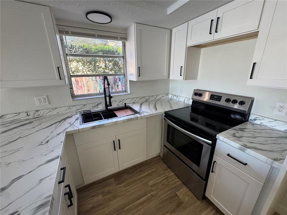 For Rent: $1,450 (2 beds, 2 baths, 3840 Square Feet)