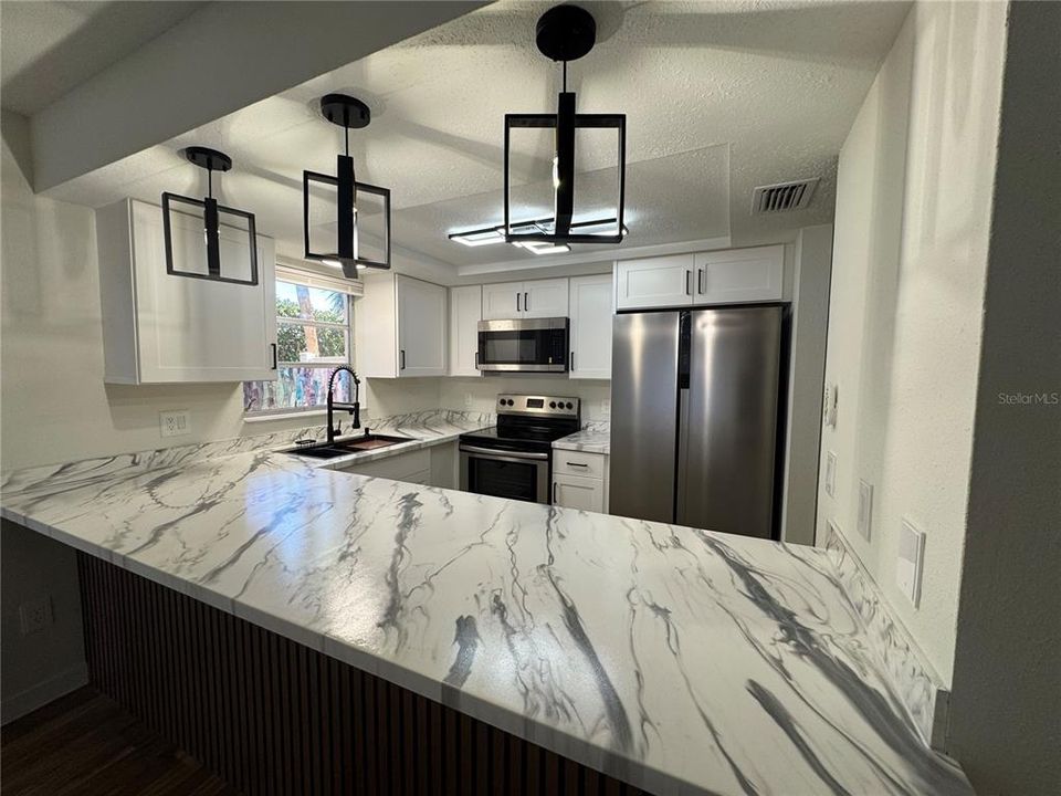 For Rent: $1,450 (2 beds, 2 baths, 3840 Square Feet)