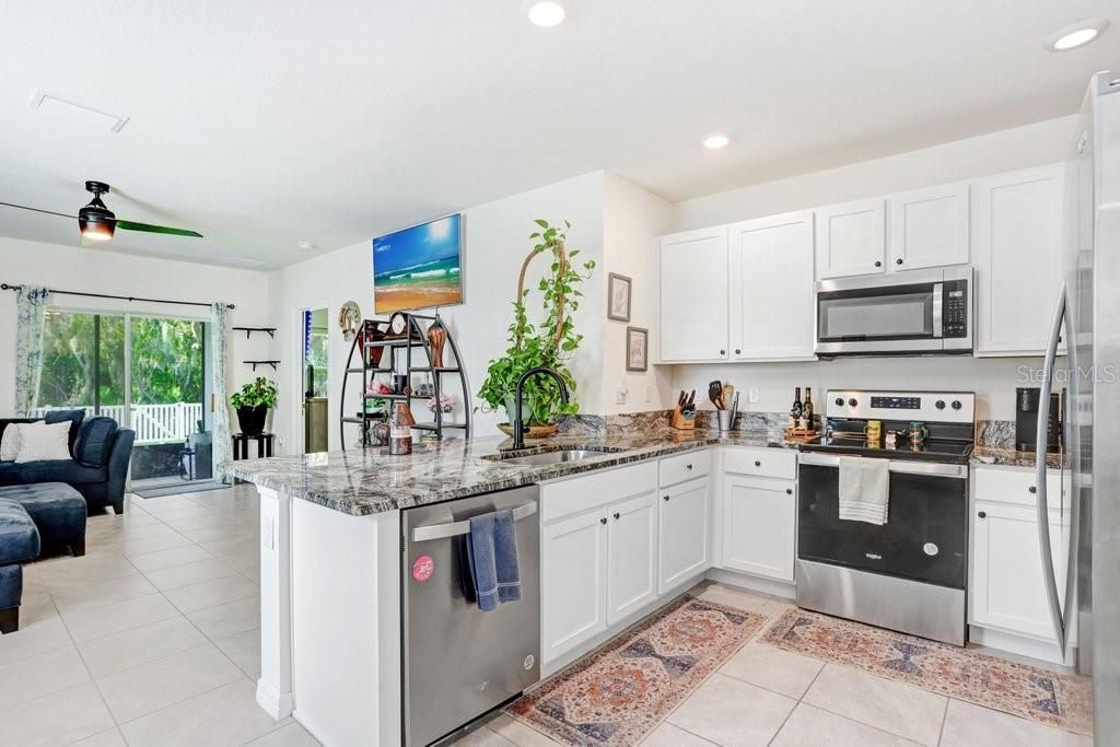 For Rent: $2,200 (3 beds, 2 baths, 1516 Square Feet)