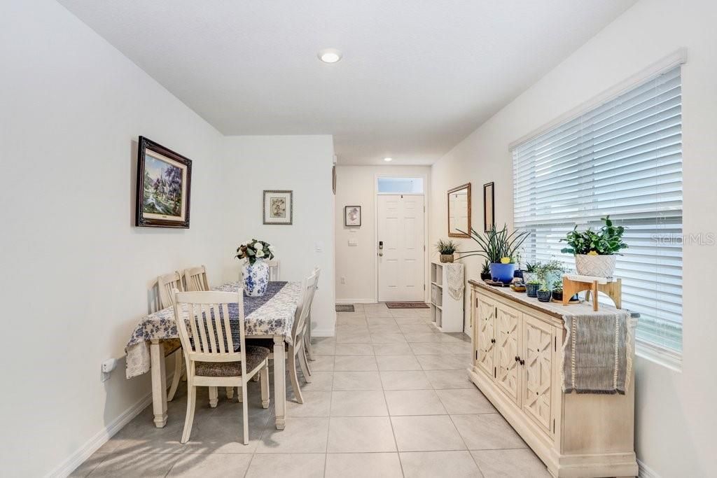 For Rent: $2,200 (3 beds, 2 baths, 1516 Square Feet)