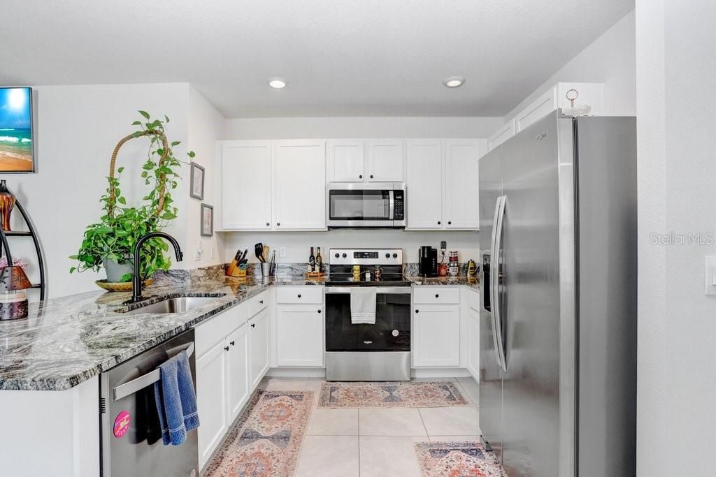 For Rent: $2,200 (3 beds, 2 baths, 1516 Square Feet)