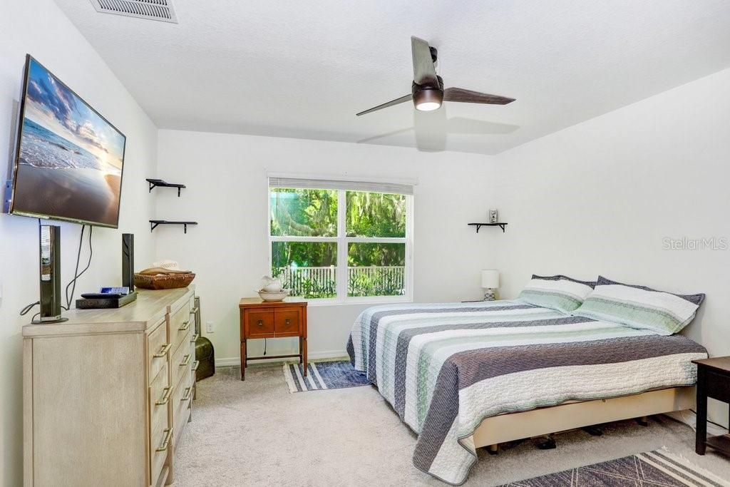 For Rent: $2,200 (3 beds, 2 baths, 1516 Square Feet)