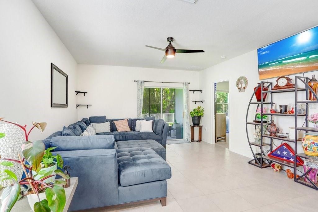 For Rent: $2,200 (3 beds, 2 baths, 1516 Square Feet)