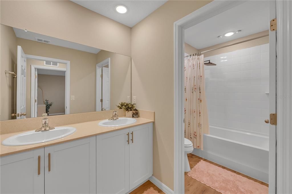 For Sale: $589,900 (7 beds, 3 baths, 3818 Square Feet)