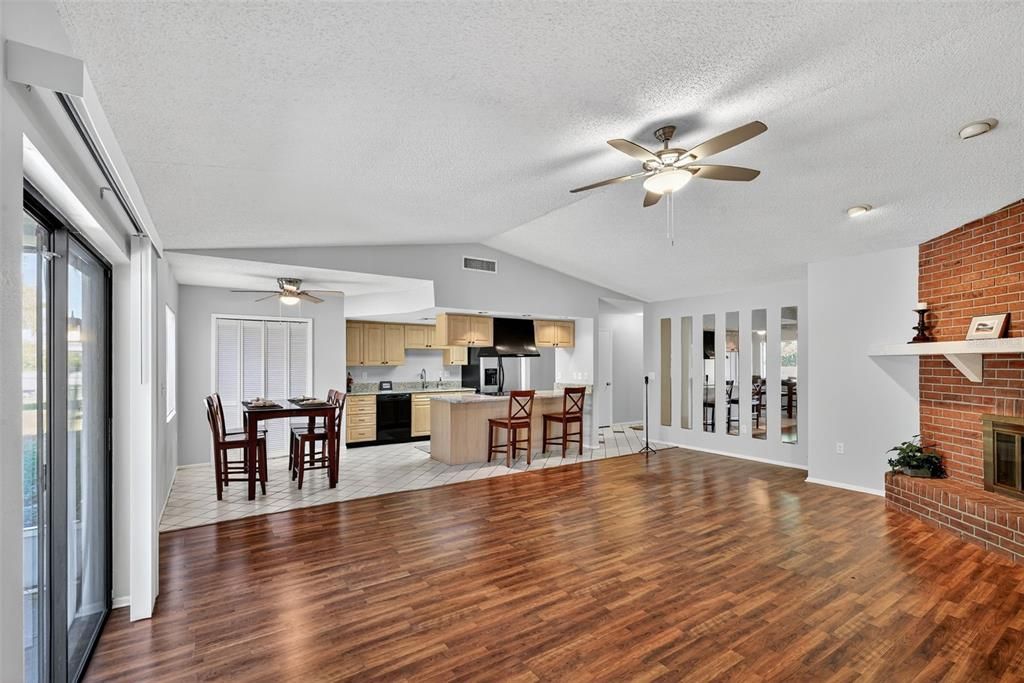 For Sale: $479,900 (3 beds, 2 baths, 1443 Square Feet)