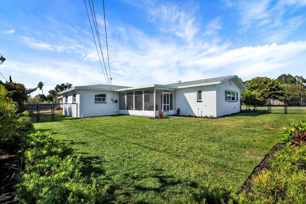 En Venta: $568,000 (4 camas, 2 baños, 1533 Pies cuadrados)