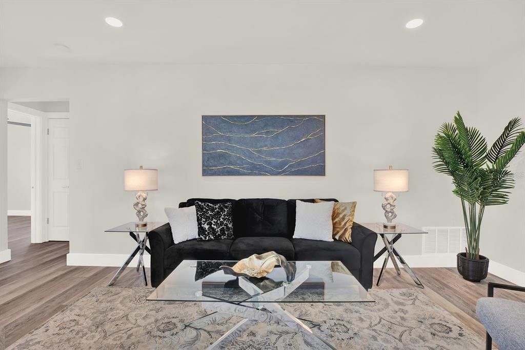 En Venta: $568,000 (4 camas, 2 baños, 1533 Pies cuadrados)