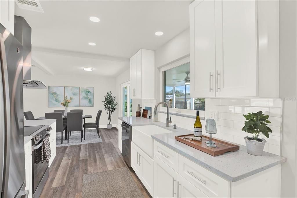 En Venta: $568,000 (4 camas, 2 baños, 1533 Pies cuadrados)