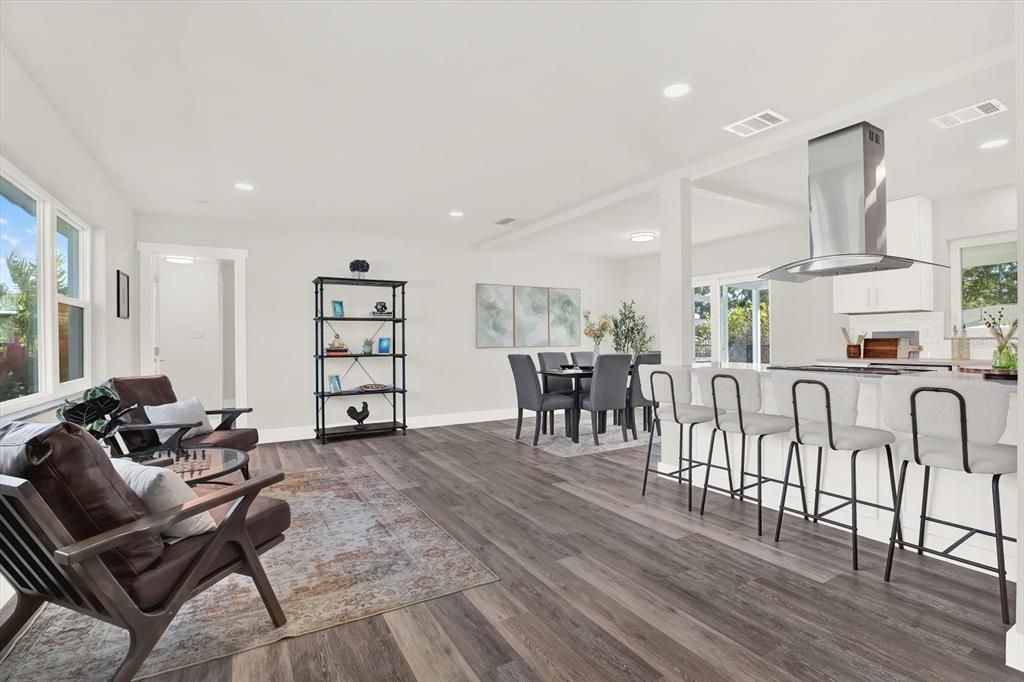 En Venta: $568,000 (4 camas, 2 baños, 1533 Pies cuadrados)