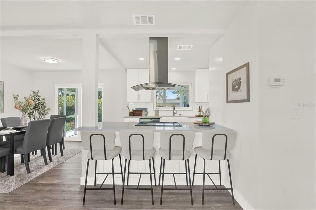 En Venta: $568,000 (4 camas, 2 baños, 1533 Pies cuadrados)