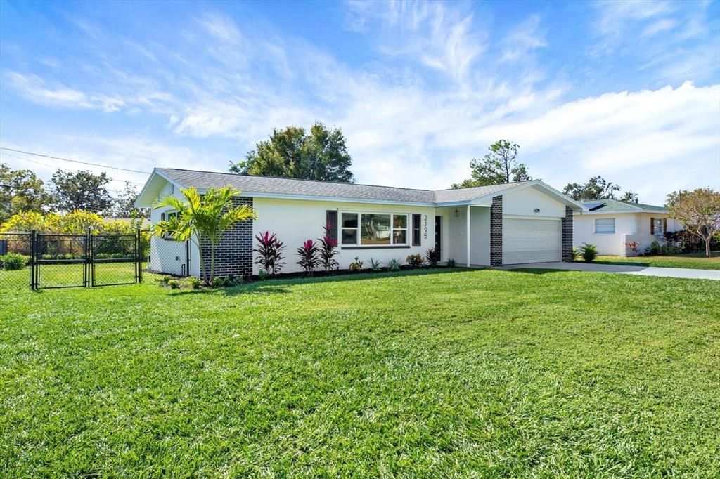 En Venta: $568,000 (4 camas, 2 baños, 1533 Pies cuadrados)