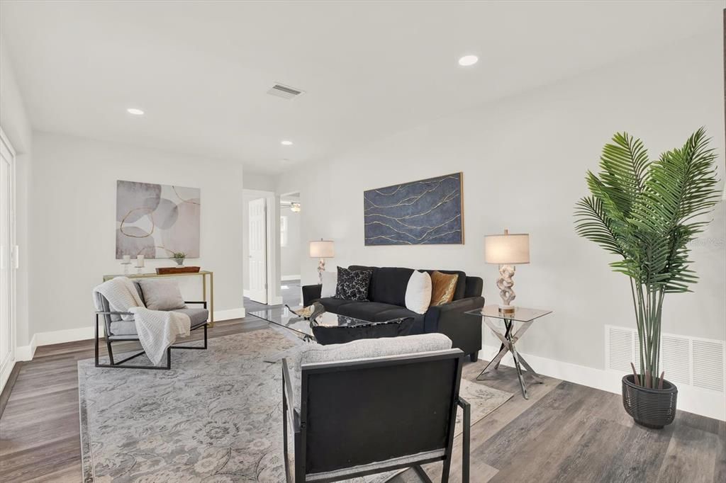 En Venta: $568,000 (4 camas, 2 baños, 1533 Pies cuadrados)