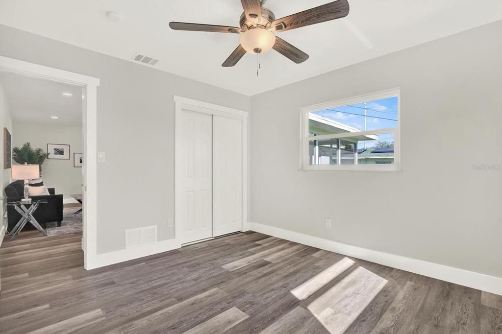 En Venta: $568,000 (4 camas, 2 baños, 1533 Pies cuadrados)