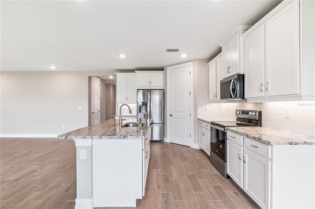 Active With Contract: $339,999 (4 beds, 3 baths, 2020 Square Feet)