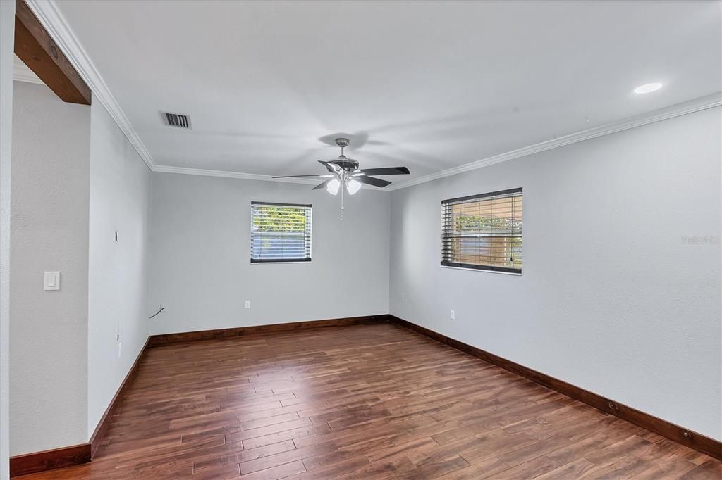 Activo con contrato: $395,000 (3 camas, 2 baños, 1319 Pies cuadrados)