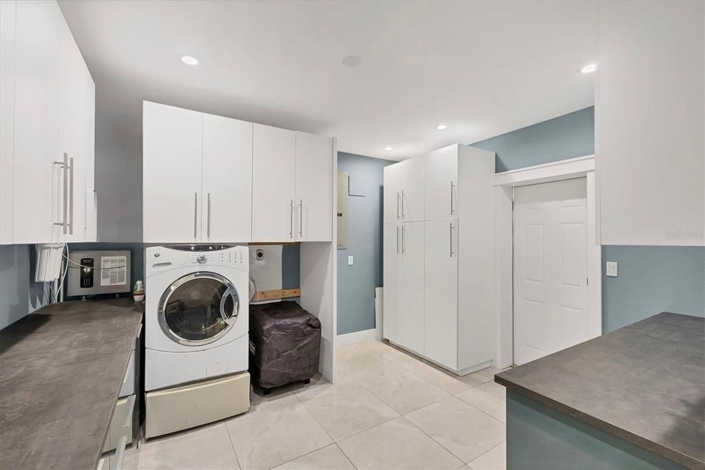 Activo con contrato: $395,000 (3 camas, 2 baños, 1319 Pies cuadrados)