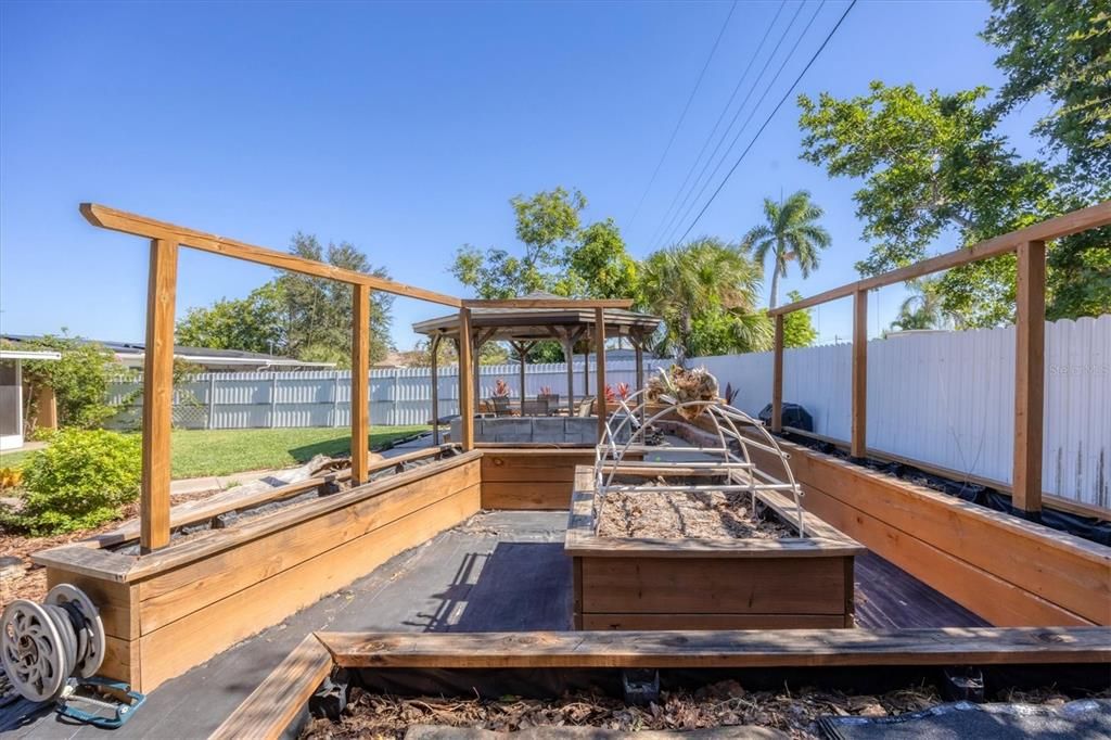 Activo con contrato: $395,000 (3 camas, 2 baños, 1319 Pies cuadrados)