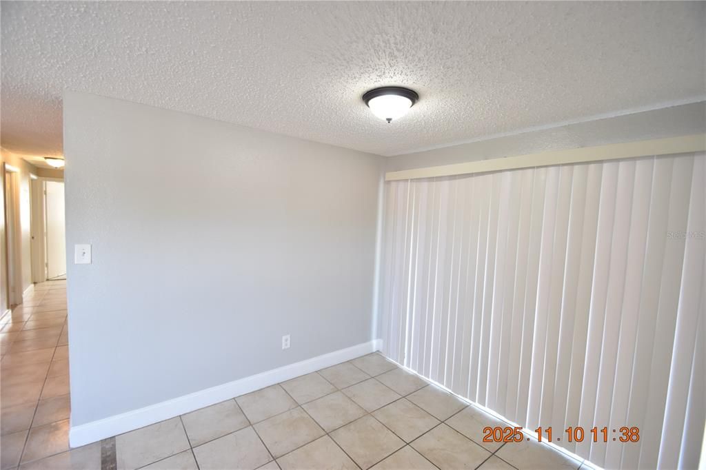 В аренду: $1,825 (4 спален, 2 ванн, 1204 Квадратных фут)