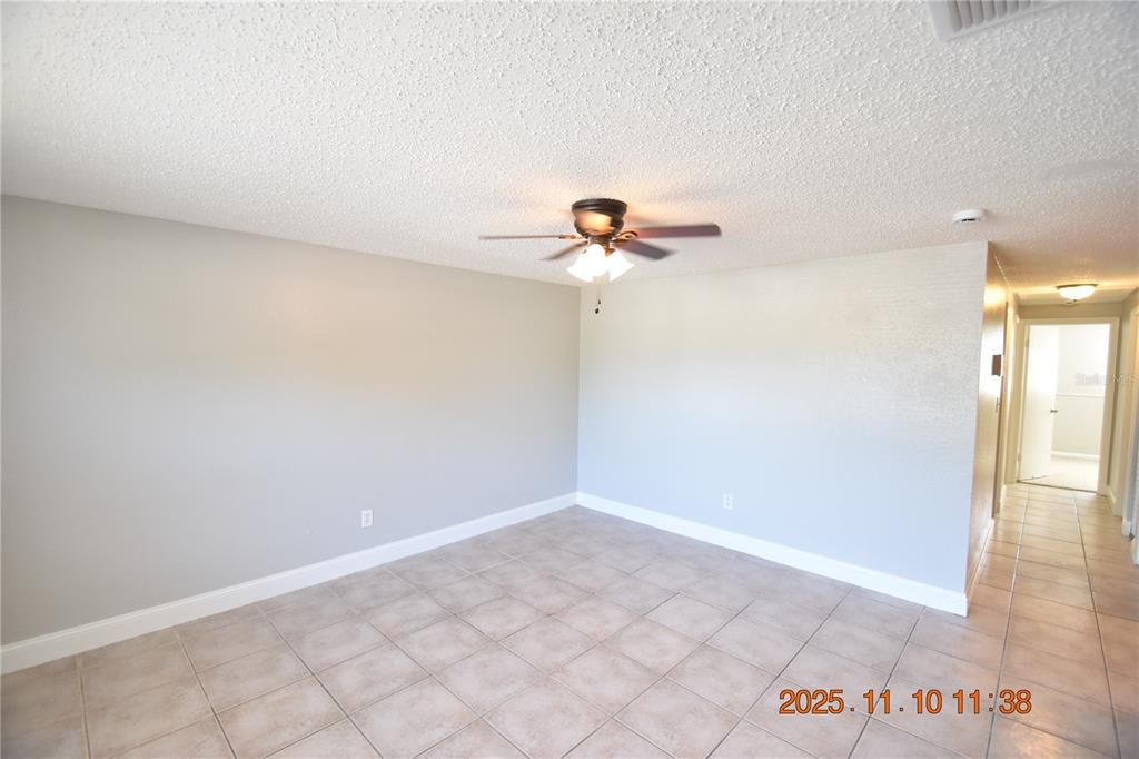 В аренду: $1,825 (4 спален, 2 ванн, 1204 Квадратных фут)