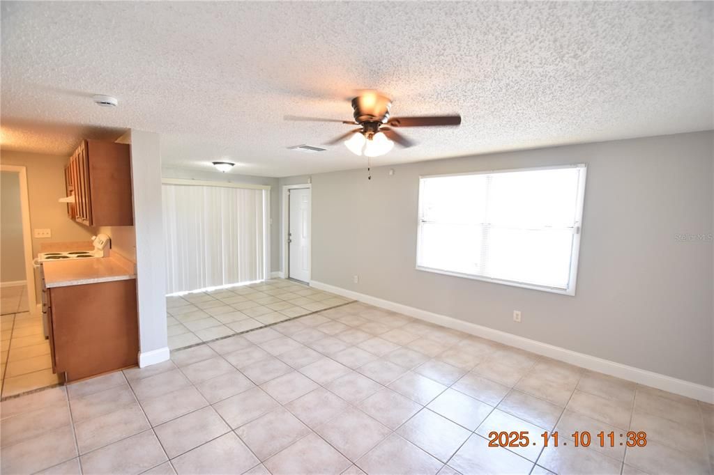 В аренду: $1,825 (4 спален, 2 ванн, 1204 Квадратных фут)