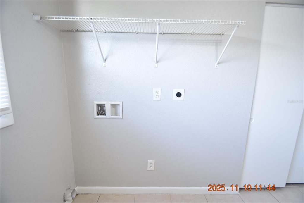 В аренду: $1,825 (4 спален, 2 ванн, 1204 Квадратных фут)