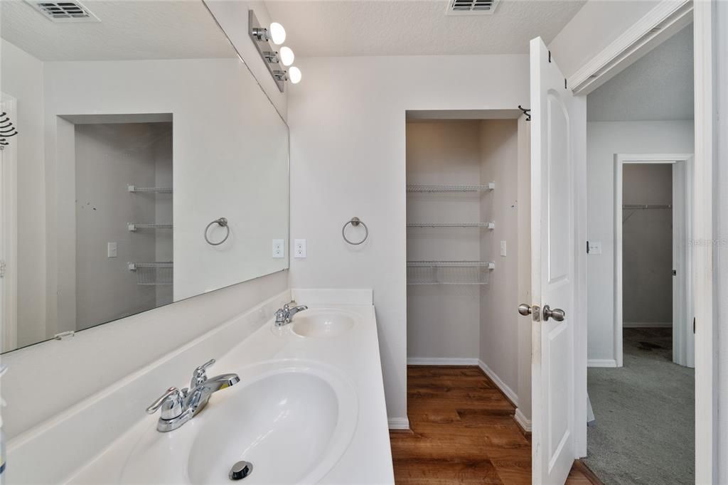 For Sale: $269,990 (4 beds, 2 baths, 1414 Square Feet)