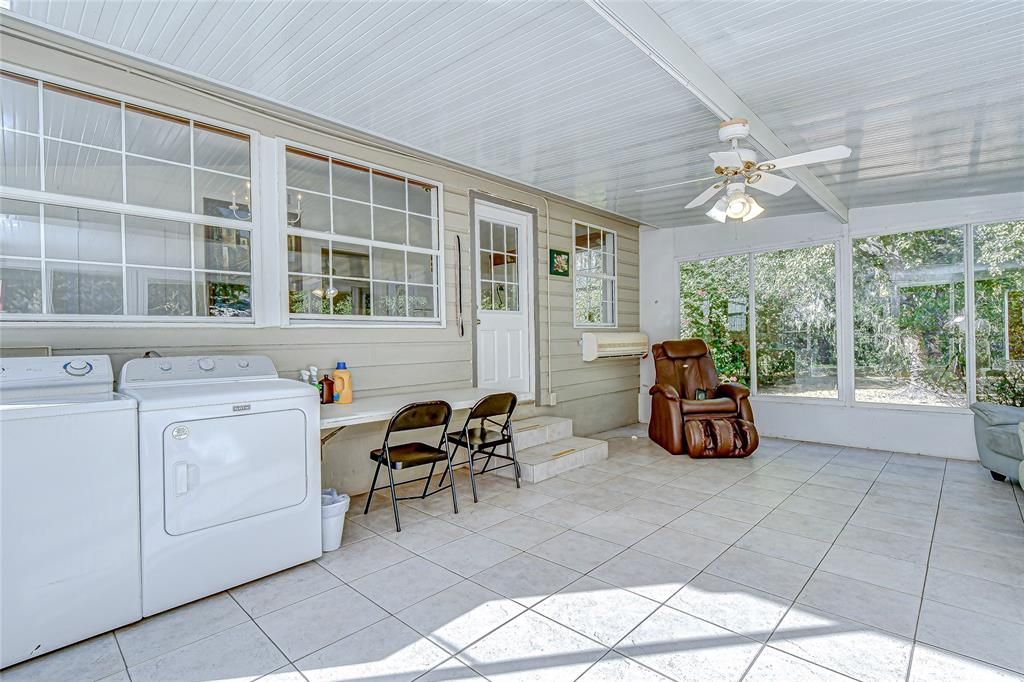 Active With Contract: $499,000 (3 beds, 2 baths, 2000 Square Feet)