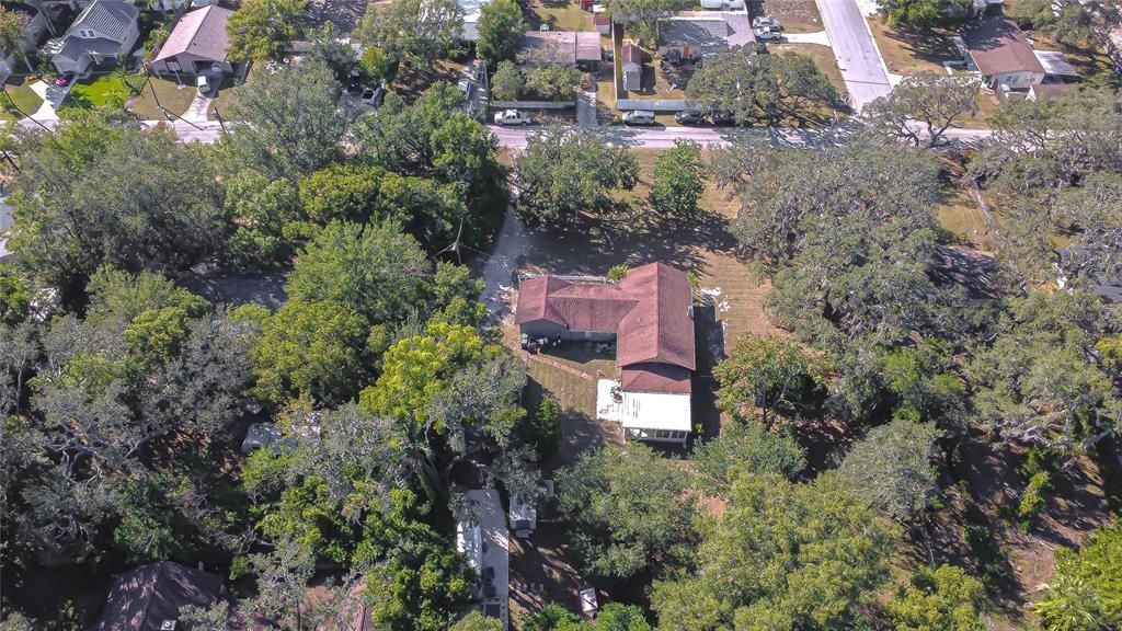 Active With Contract: $499,000 (3 beds, 2 baths, 2000 Square Feet)