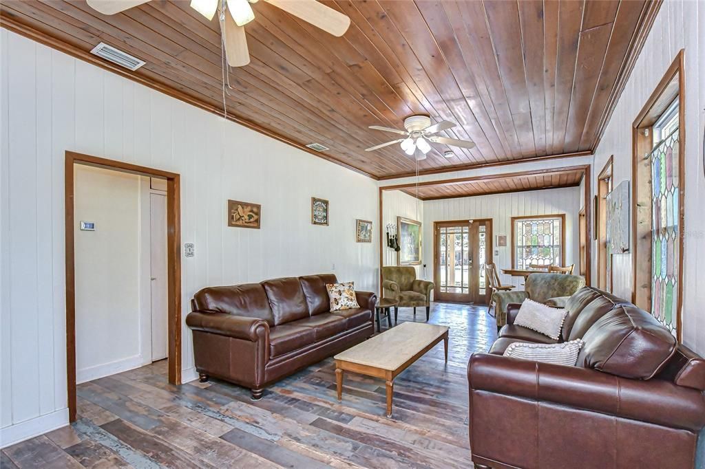 Active With Contract: $499,000 (3 beds, 2 baths, 2000 Square Feet)