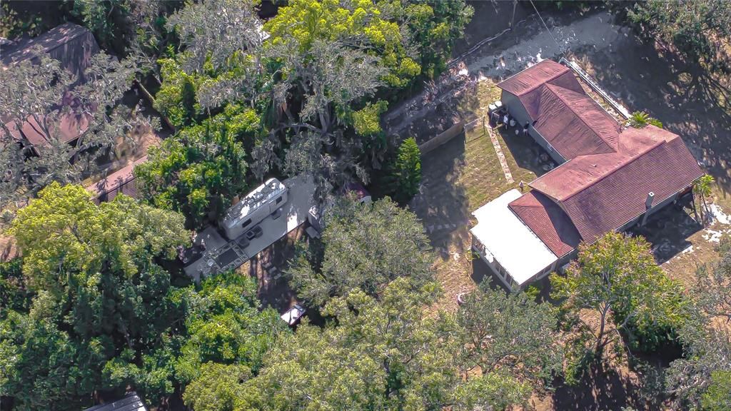 Active With Contract: $499,000 (3 beds, 2 baths, 2000 Square Feet)