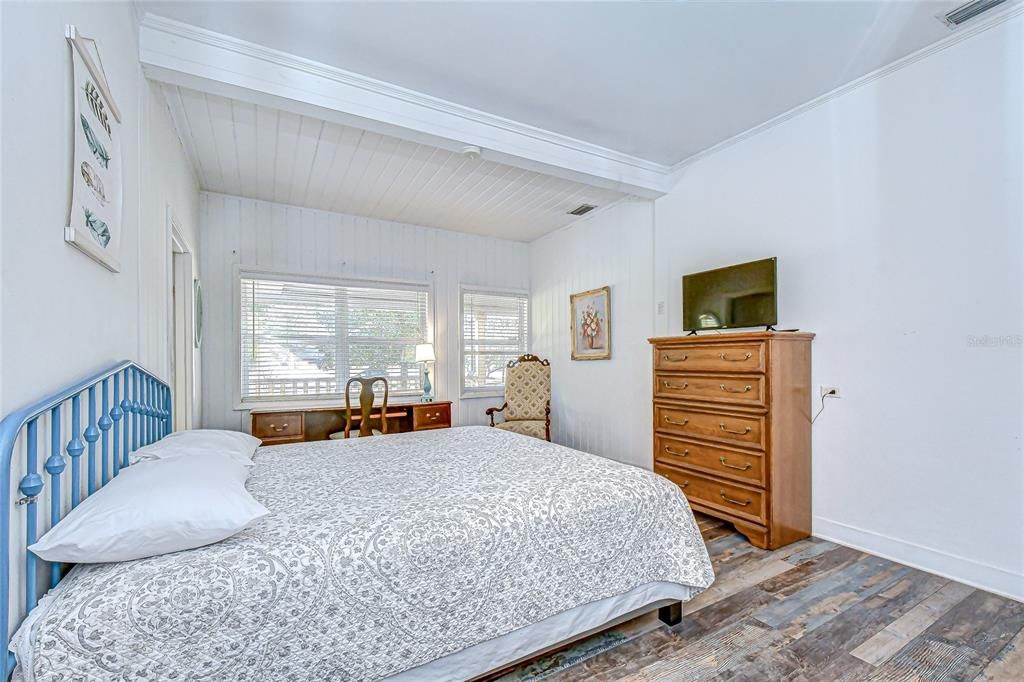 Active With Contract: $499,000 (3 beds, 2 baths, 2000 Square Feet)