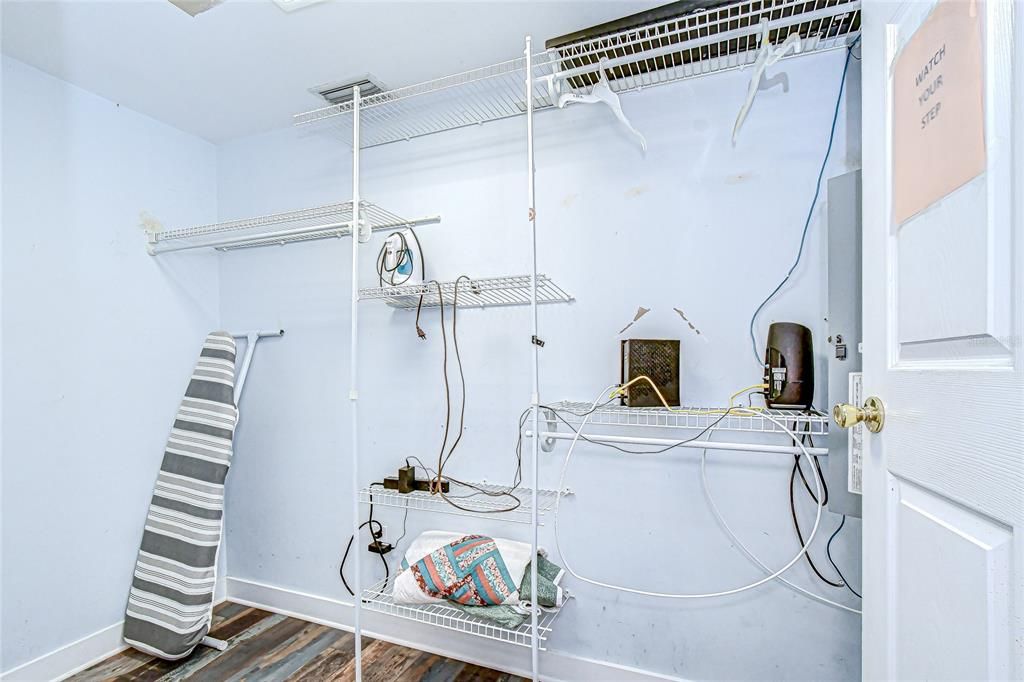 Active With Contract: $499,000 (3 beds, 2 baths, 2000 Square Feet)