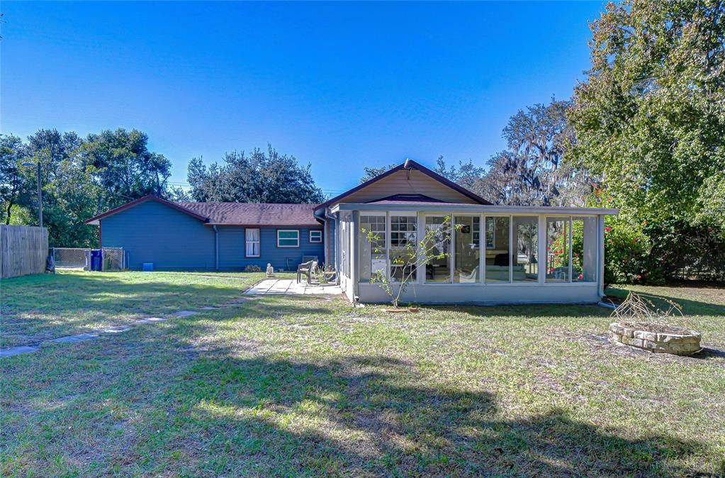 Active With Contract: $499,000 (3 beds, 2 baths, 2000 Square Feet)