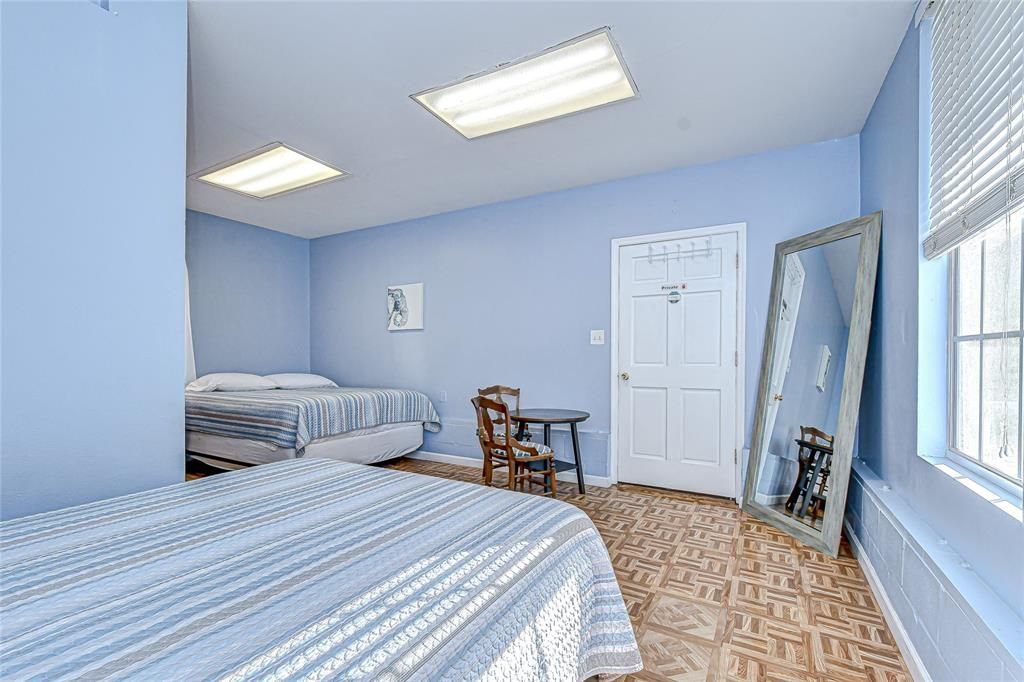 Active With Contract: $499,000 (3 beds, 2 baths, 2000 Square Feet)