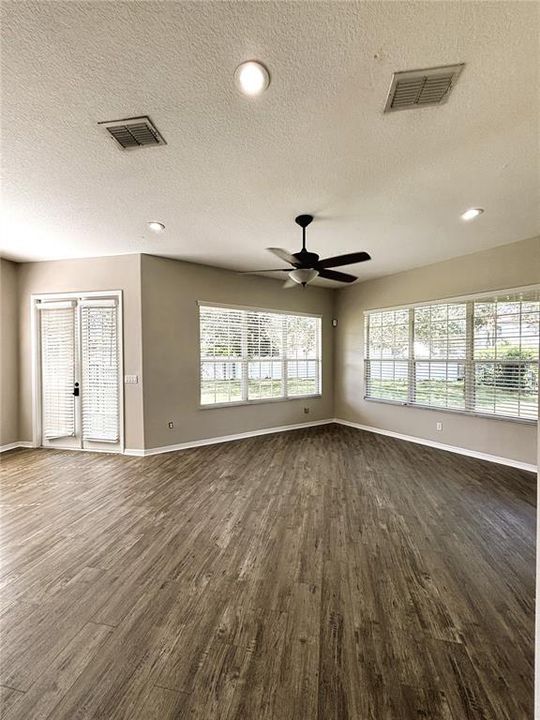 Active With Contract: $2,799 (3 beds, 2 baths, 1771 Square Feet)