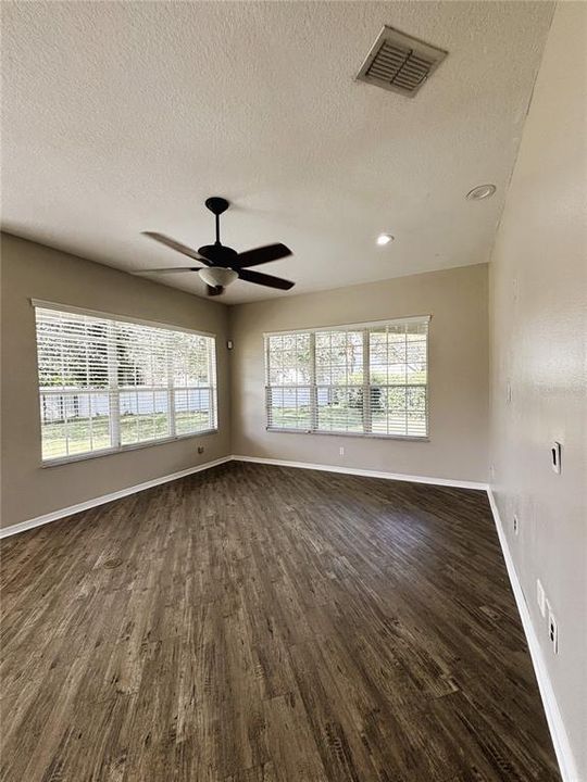 Active With Contract: $2,799 (3 beds, 2 baths, 1771 Square Feet)