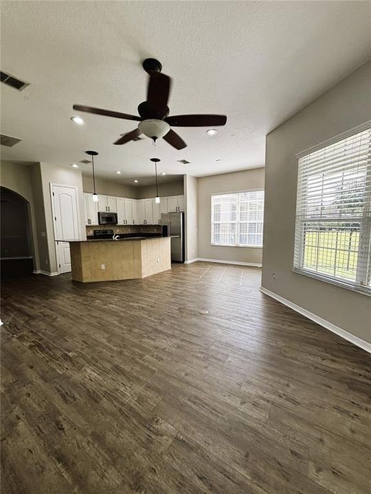 Active With Contract: $2,799 (3 beds, 2 baths, 1771 Square Feet)