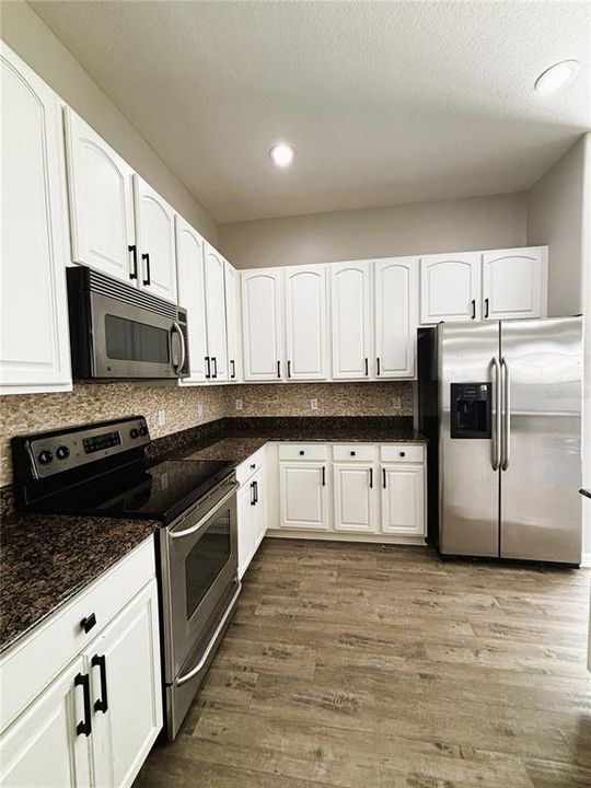 Active With Contract: $2,799 (3 beds, 2 baths, 1771 Square Feet)