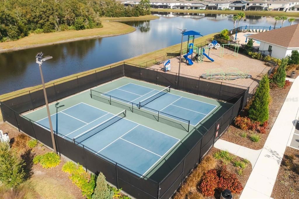 For Rent: $2,800 (3 beds, 2 baths, 1451 Square Feet)