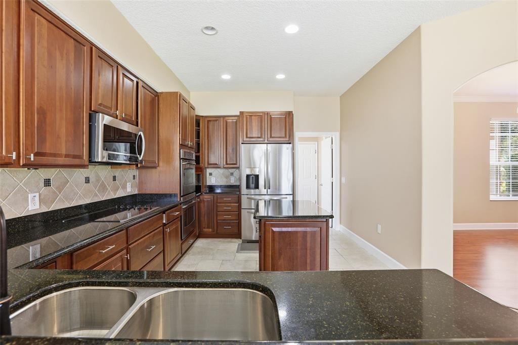 待售: $555,000 (4 贝兹, 3 浴室, 3366 平方英尺)