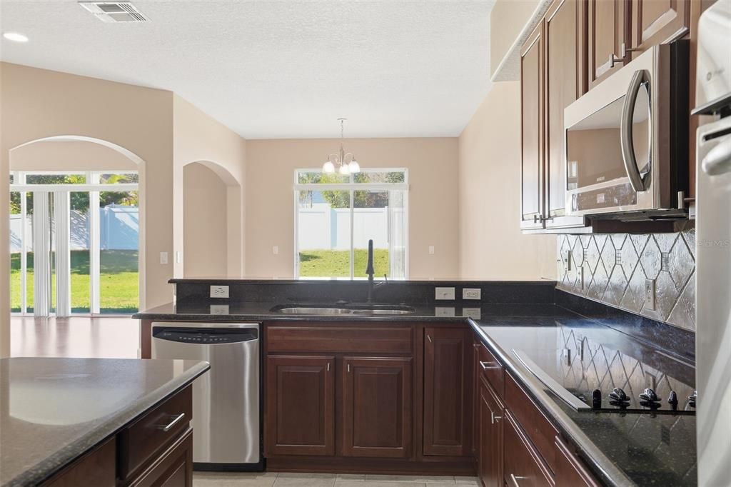 待售: $555,000 (4 贝兹, 3 浴室, 3366 平方英尺)