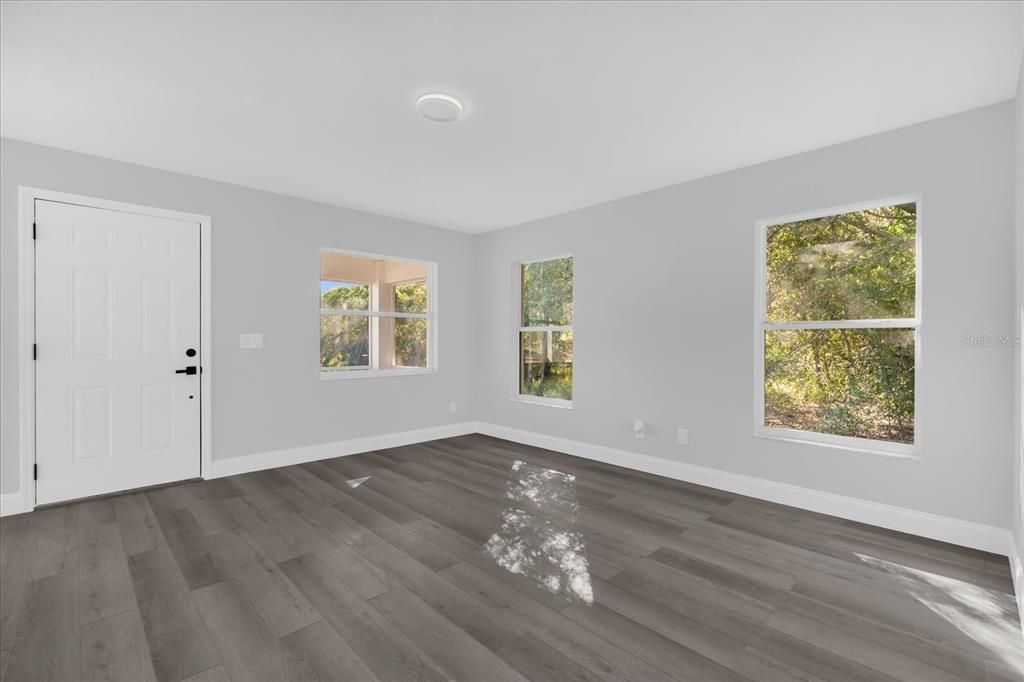 Active With Contract: $245,000 (3 beds, 2 baths, 1125 Square Feet)