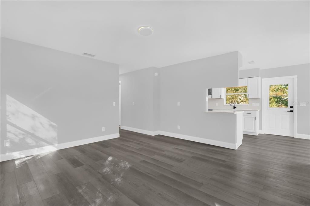 Active With Contract: $245,000 (3 beds, 2 baths, 1125 Square Feet)