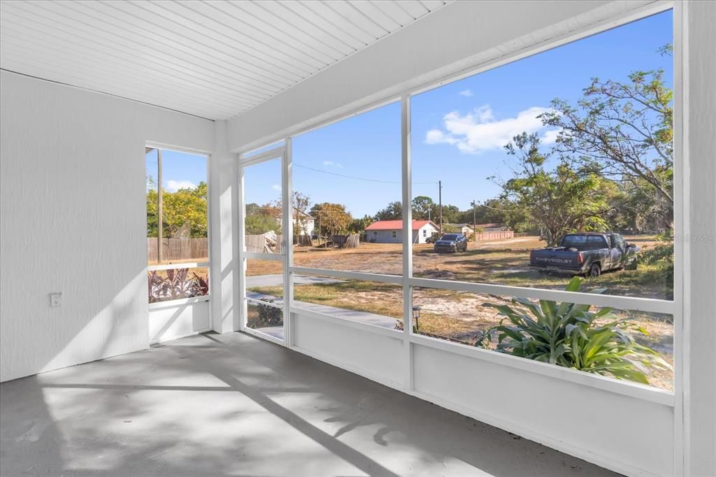 Active With Contract: $245,000 (3 beds, 2 baths, 1125 Square Feet)