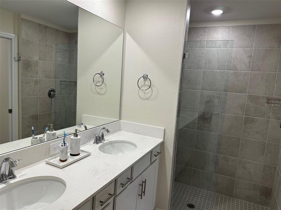 For Rent: $6,000 (2 beds, 2 baths, 1366 Square Feet)